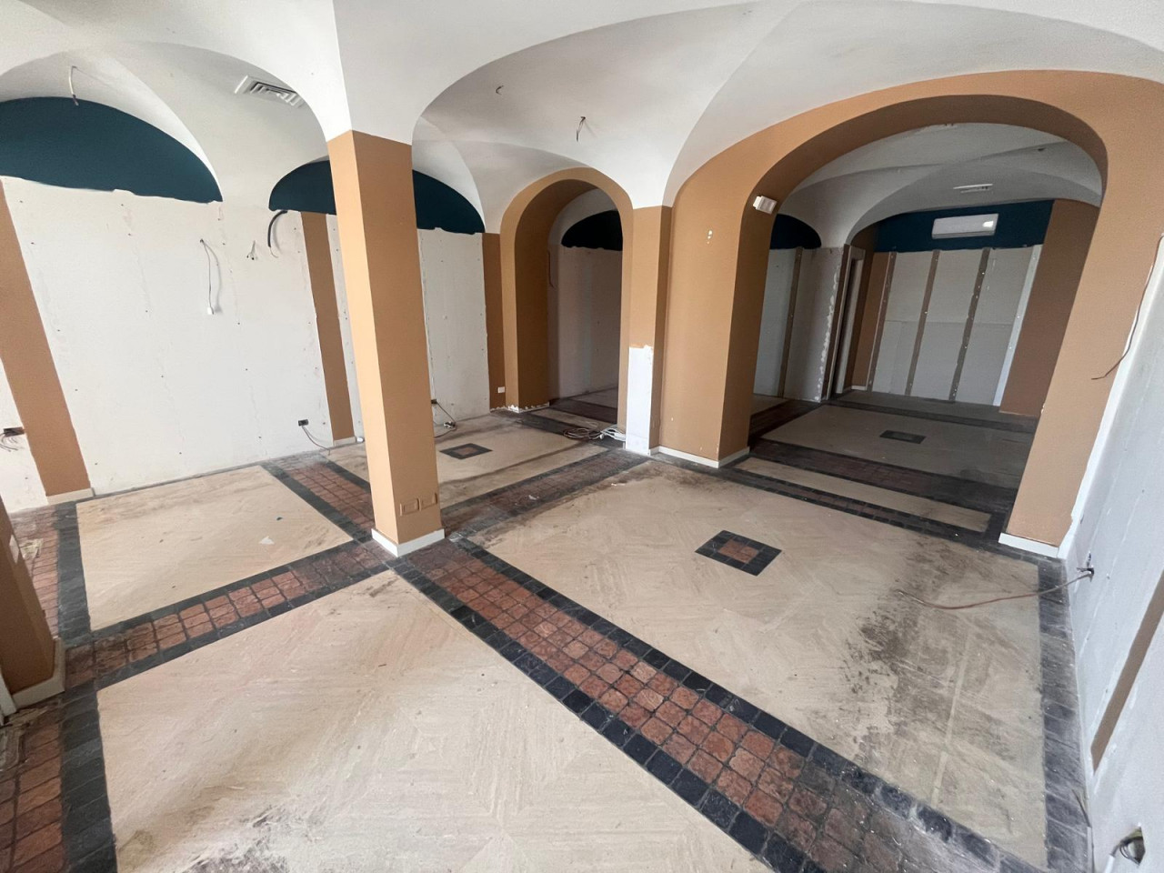 Negozio  in <br/> vendita a Anzio